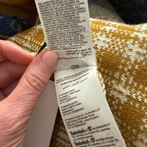 NWT Timberland Gold/White Acrylic Scarf OSFA - Picture 8 of 8